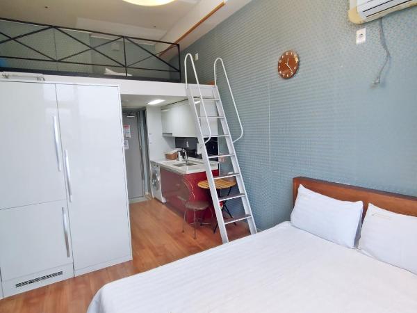 Myeongdong Merlin Hotel : photo 3 de la chambre chambre triple – vue sur montagne