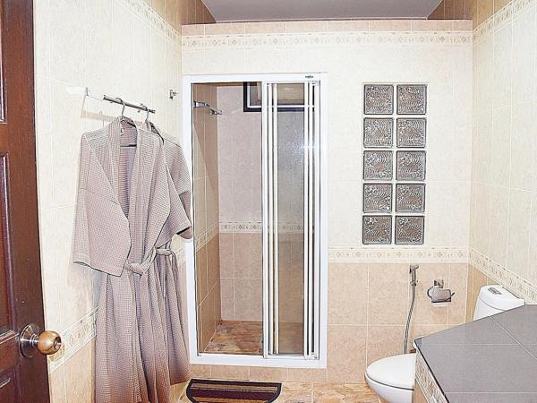 Homestay Chiangrai : photo 2 de la chambre chambre lits jumeaux avec salle de bains privative spare