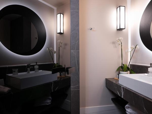 S Hotel Boutique Thessaloniki : photo 5 de la chambre chambre lit queen-size avec balcon