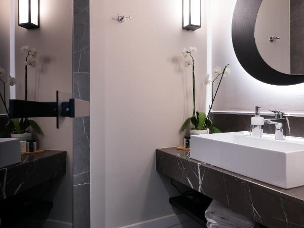 S Hotel Boutique Thessaloniki : photo 3 de la chambre chambre lit queen-size avec balcon