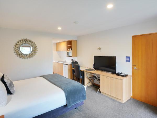 306 Motel Apartments : photo 9 de la chambre studio avec baignoire spa