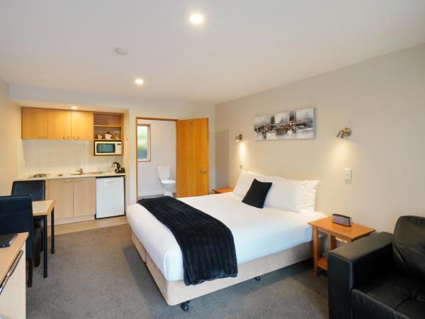 306 Motel Apartments : photo 7 de la chambre studio avec baignoire spa