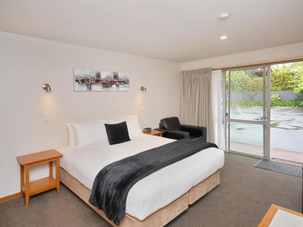 306 Motel Apartments : photo 5 de la chambre studio avec baignoire spa