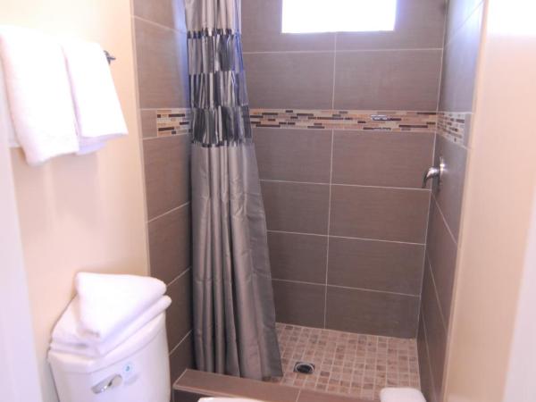 Studio City Inn - Near Universal Studios Hollywood : photo 3 de la chambre chambre lit queen-size de luxe - non-fumeurs