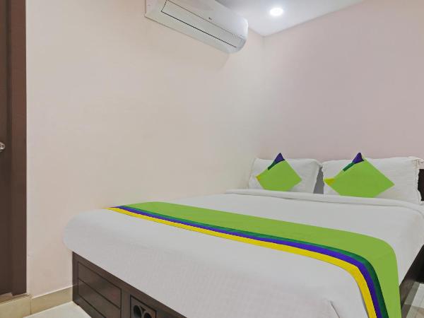 Treebo J A Royal Suites Manikonda : photo 5 de la chambre chambre double deluxe