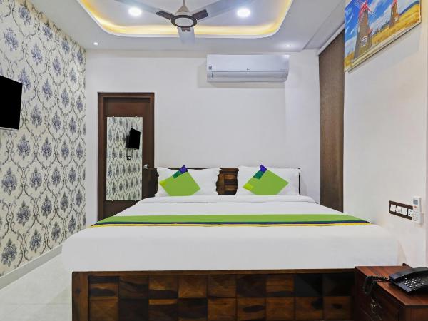 Treebo J A Royal Suites Manikonda : photo 8 de la chambre chambre double deluxe