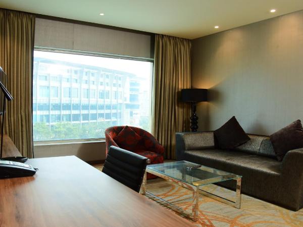 Holiday Inn Jaipur City Centre, an IHG Hotel : photo 6 de la chambre suite lit king-size