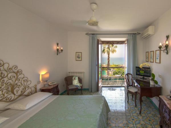 Semiramis Hotel De Charme & Pools : photo 4 de la chambre chambre double ou lits jumeaux supérieure - vue sur mer