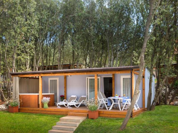 Maistra Camping Polari Mobile homes : photo 1 de la chambre mobile home de luxe 2 chambres