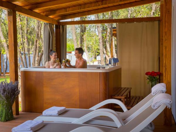 Maistra Camping Polari Mobile homes : photo 6 de la chambre mobile home de luxe 2 chambres