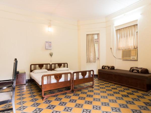 Bentleys Hotel : photo 3 de la chambre chambre double avec salle de bains