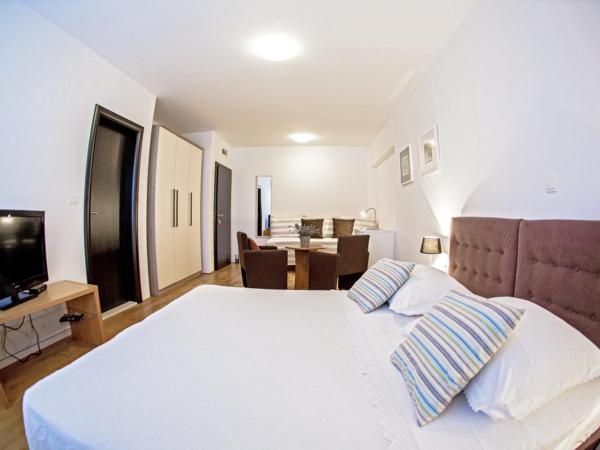 Rooms Margarita : photo 9 de la chambre chambre double ou lits jumeaux avec balcon - vue sur mer