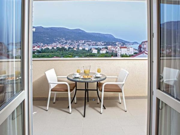 Rooms Margarita : photo 5 de la chambre chambre double ou lits jumeaux avec balcon - vue sur mer