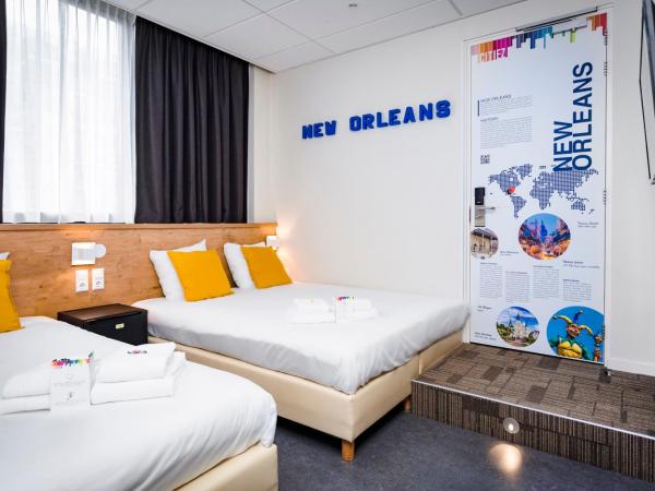 Citiez Hotel Amsterdam : photo 2 de la chambre petite chambre familiale (parking gratuit inclus)