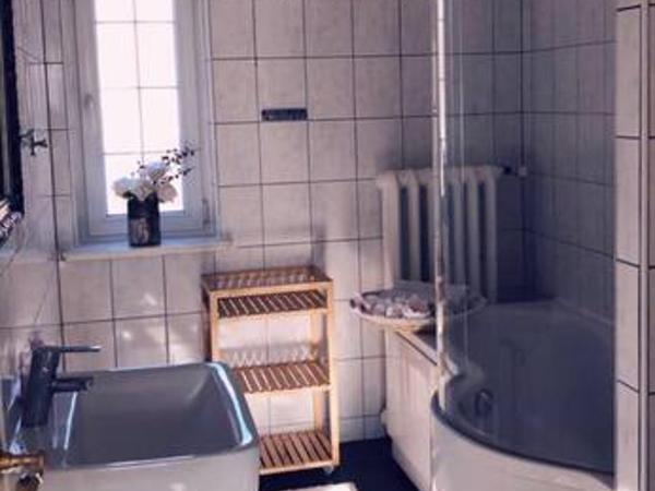 Ela Apartments Berlin : photo 3 de la chambre chambre simple avec salle de bains commune