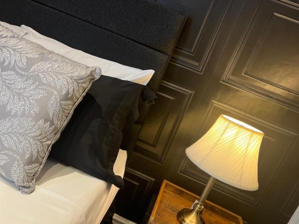 Raffles Hotel : photo 2 de la chambre chambre double avec salle de bains privative