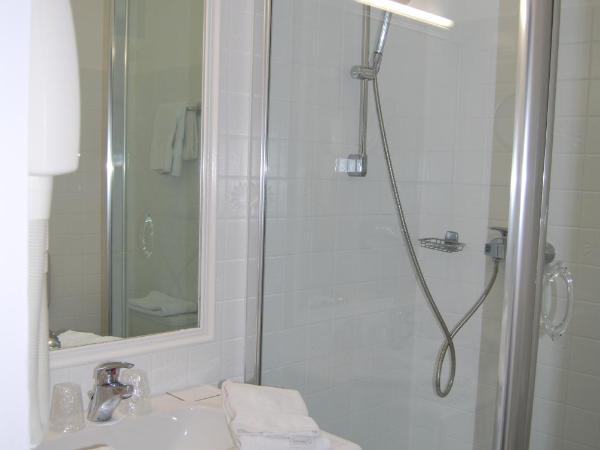 Hotel Biney : photo 1 de la chambre chambre triple