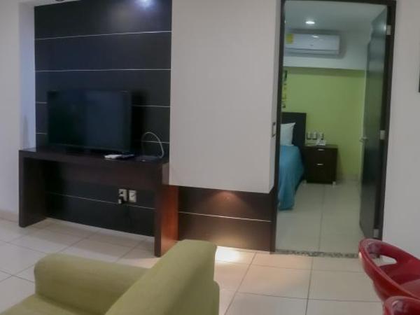 Ramada by Wyndham Acapulco Hotel & Suites : photo 6 de la chambre suite junior