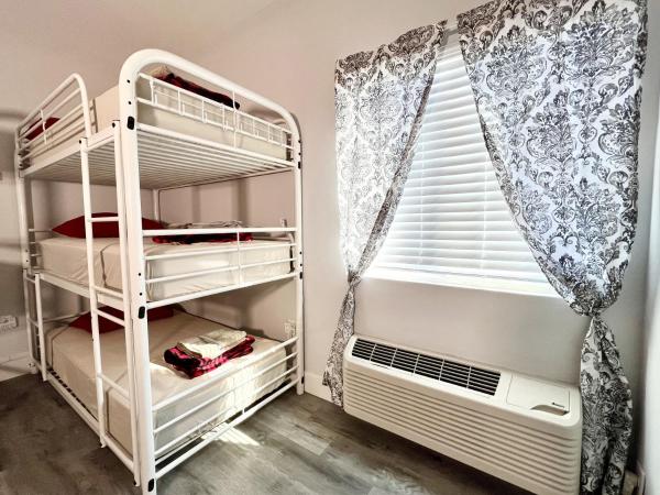 Pineapple Hostel : photo 2 de la chambre lit superposé dans dortoir mixte