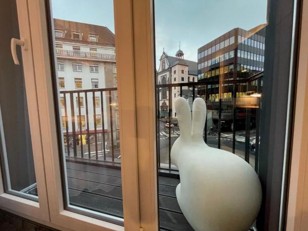 SMARTY Cologne Dom Hotel - Boardinghouse - KONTAKTLOSER SELF CHECK-IN : photo 8 de la chambre grande chambre double