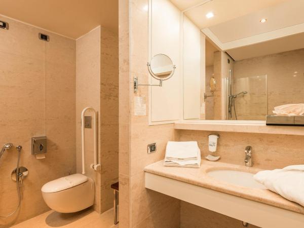 Smy Carlos V Wellness & Spa Alghero : photo 4 de la chambre chambre double supérieure avec balcon - vue sur mer