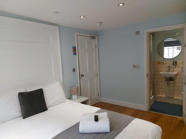 Churchill Brighton : photo 2 de la chambre chambre double avec salle de bains privative