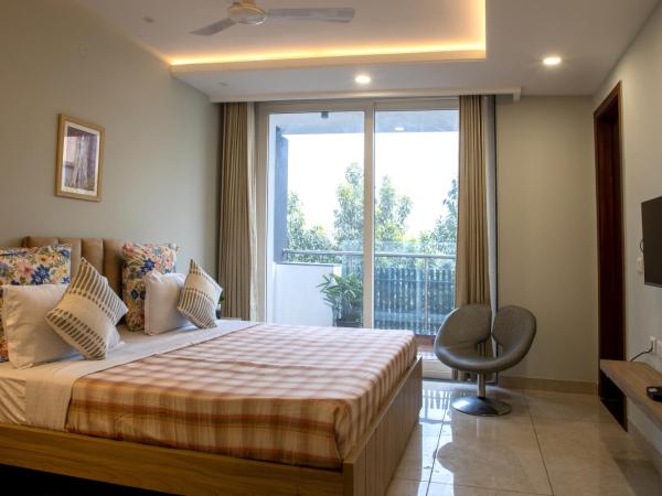 Perch Service Apartment-MG Road : photo 1 de la chambre studio avec balcon 