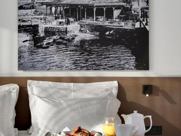 Poseidon Athens Hotel : photo 3 de la chambre chambre double ou lits jumeaux - vue sur mer