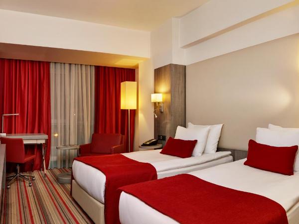 Ramada Plaza By Wyndham Izmir : photo 2 de la chambre chambre lits jumeaux - non-fumeurs