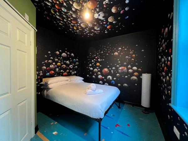 Art Hostel : photo 7 de la chambre chambre double avec salle de bains privative