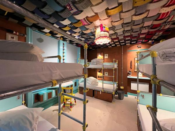 Art Hostel : photo 3 de la chambre lit dans dortoir mixte de 6 lits