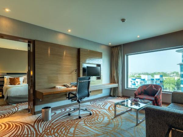 Holiday Inn Jaipur City Centre, an IHG Hotel : photo 10 de la chambre suite lit king-size - fumeurs