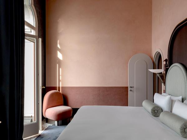 Il Palazzo Experimental : photo 2 de la chambre chambre double ou lits jumeaux - vue sur canal