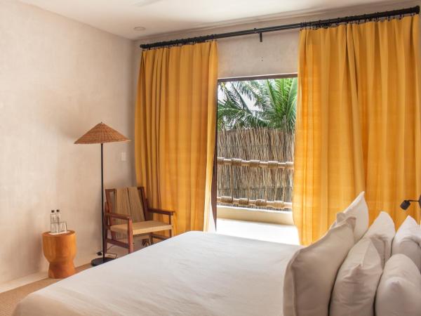 Dune Boutique Hotel located at the party zone : photo 3 de la chambre hébergement deluxe avec petite piscine - vue partielle sur mer