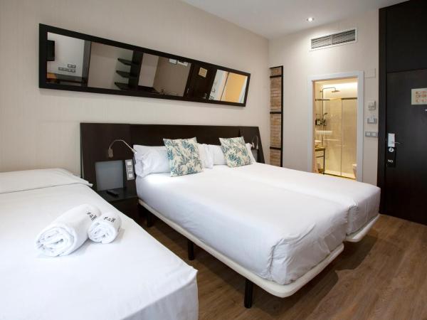 Petit Palace Ruzafa : photo 6 de la chambre chambre triple