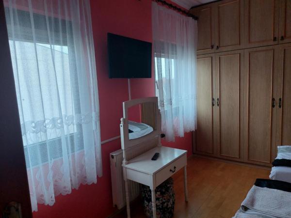 Napfény villa : photo 3 de la chambre chambre triple avec salle de bains privative