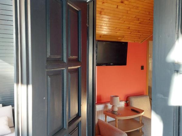 Napfény villa : photo 5 de la chambre chambre familiale avec balcon