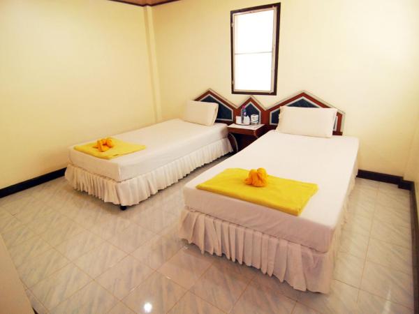 Lanta Coral Beach Resort : photo 1 de la chambre bungalow lits jumeaux avec ventilateur