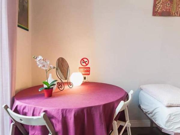 Casa Dani&Swing Bed&Books : photo 4 de la chambre chambre lits jumeaux standard avec salle de bains commune