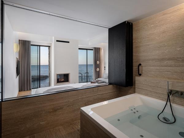 The Tanneries Hotel & Spa : photo 1 de la chambre suite présidentielle avec balcon et jacuzzi - front de mer