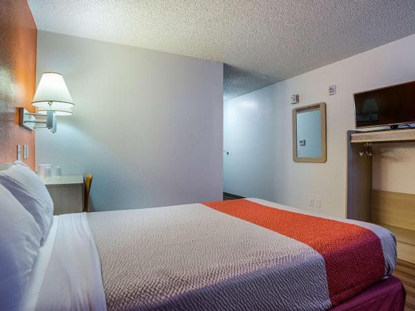 Motel 6 Tucson, AZ - North : photo 1 de la chambre chambre double - accessible aux personnes à mobilité réduite