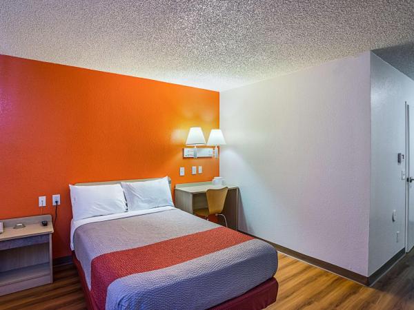 Motel 6 Tucson, AZ - North : photo 3 de la chambre chambre double - accessible aux personnes à mobilité réduite