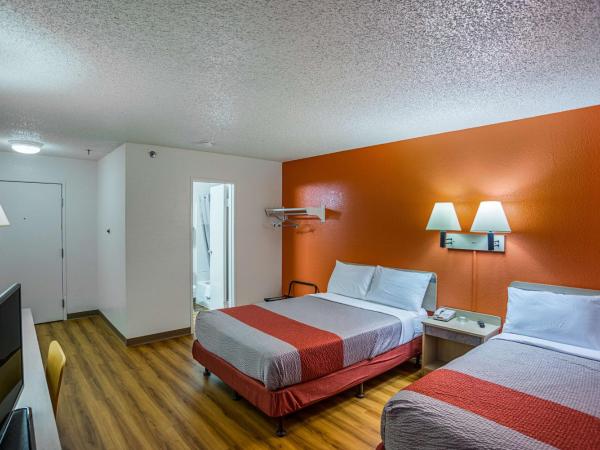 Motel 6 Tucson, AZ - North : photo 4 de la chambre chambre quadruple