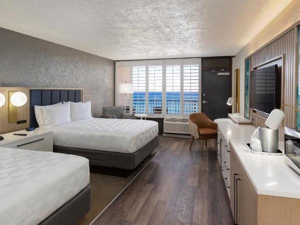 Holiday Inn Resort Panama City Beach - Beachfront, an IHG Hotel : photo 5 de la chambre deluxe queen room two queen beds oceanfront - mid level