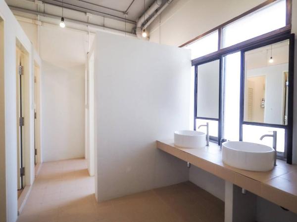 Hoft Hostel Bangkok : photo 1 de la chambre lit dans dortoir mixte de 6 lits