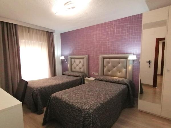 Hotel Molinos : photo 4 de la chambre chambre lits jumeaux