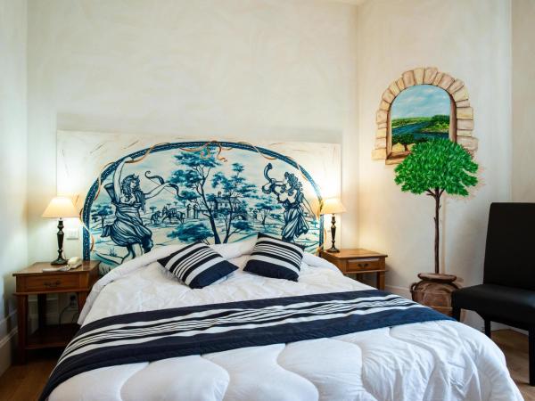 Logis Hôtel de la Tour : photo 5 de la chambre chambre double deluxe avec balcon