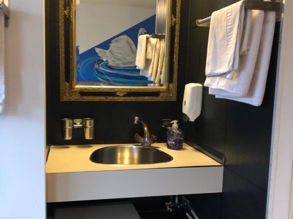 Oldtown Hostel Otter : photo 3 de la chambre chambre double avec salle de bains commune