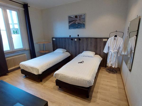 Albert - Rooms : photo 4 de la chambre chambre lits jumeaux avec salle de bains privative séparée
