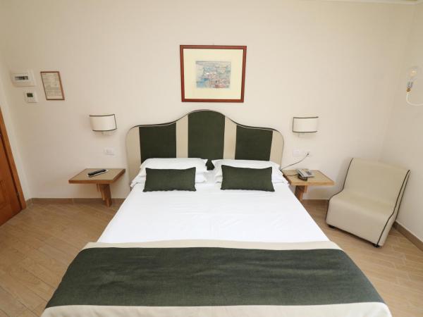 Hotel Tourist : photo 9 de la chambre chambre double classique